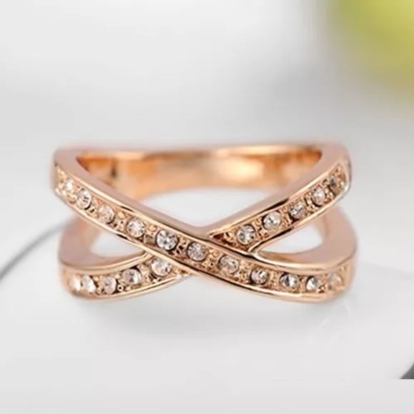 Rose Gold Austrian Crystal Criss Cross X Ring - Picture 3 of 4